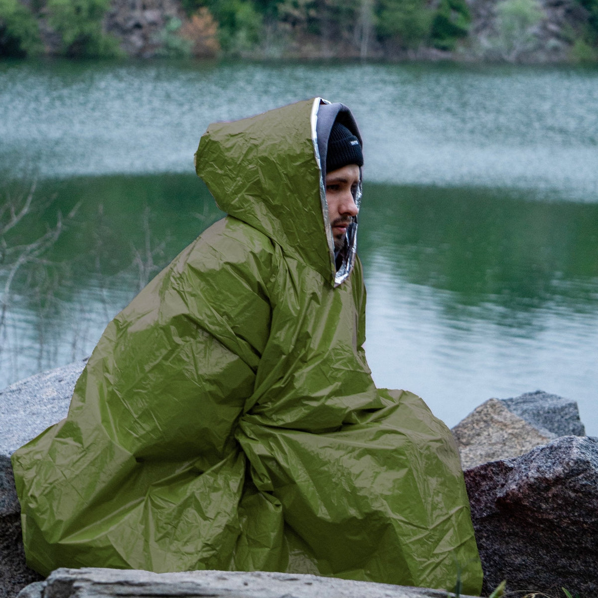Waterproof Survival Poncho (4pc) Thermal Foil Coating Blanket for Heat Retention With A Reversible Hood.